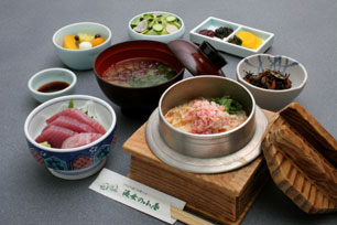 釜飯定食「汐」 2,100円 写真の他4種